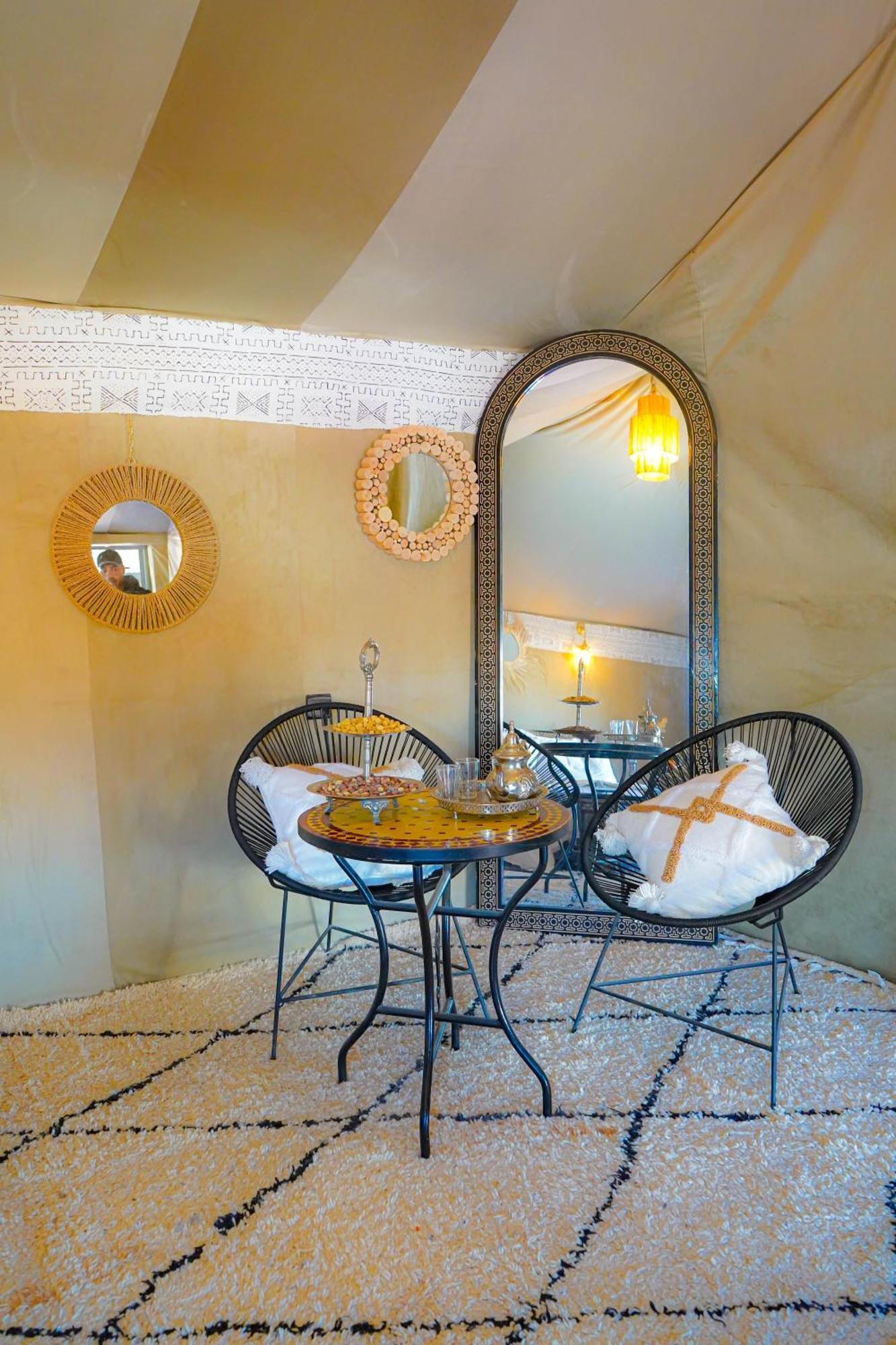 Young Luxury Camp Merzouga Ngoại thất bức ảnh