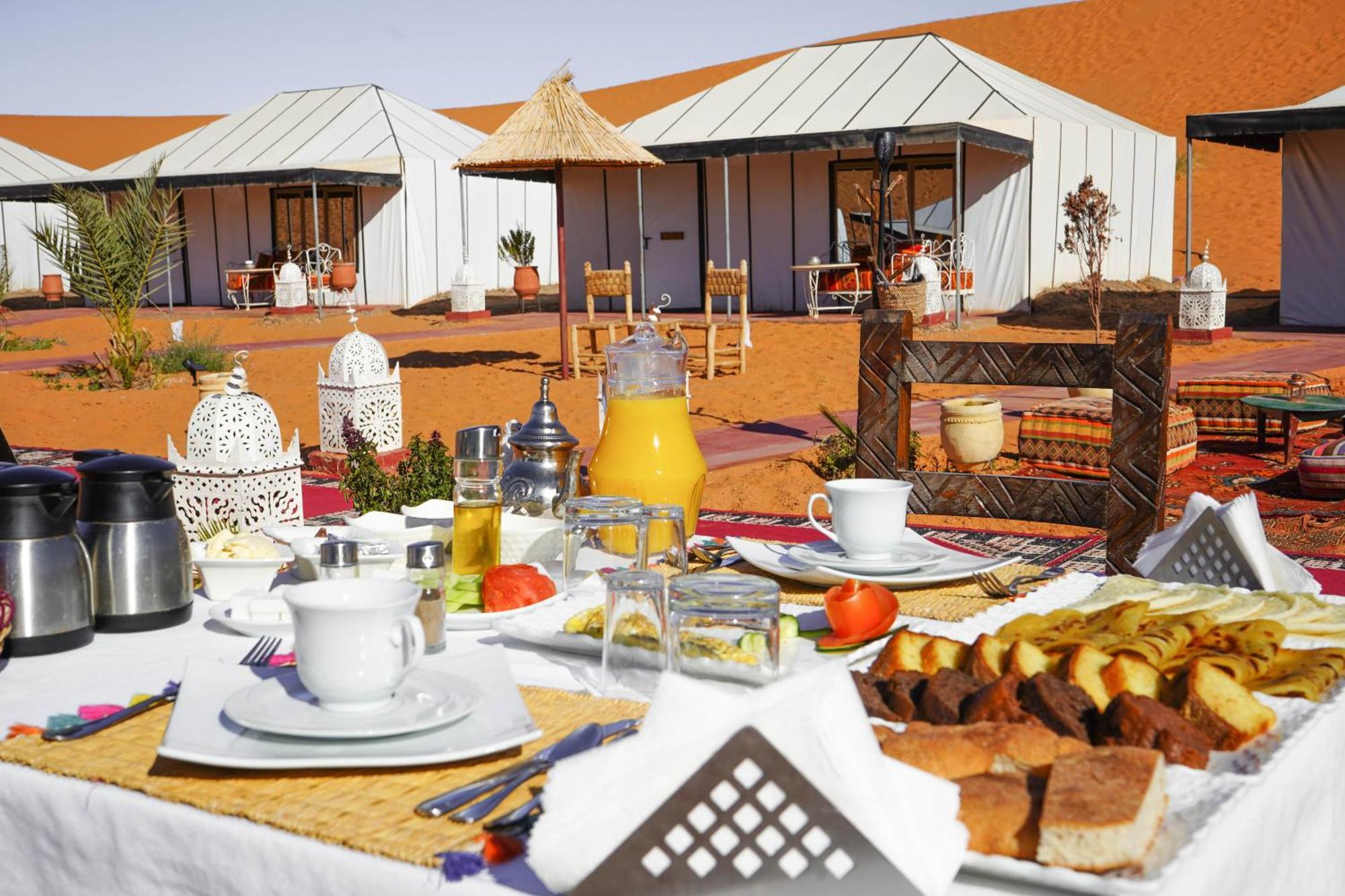 Young Luxury Camp Merzouga Ngoại thất bức ảnh